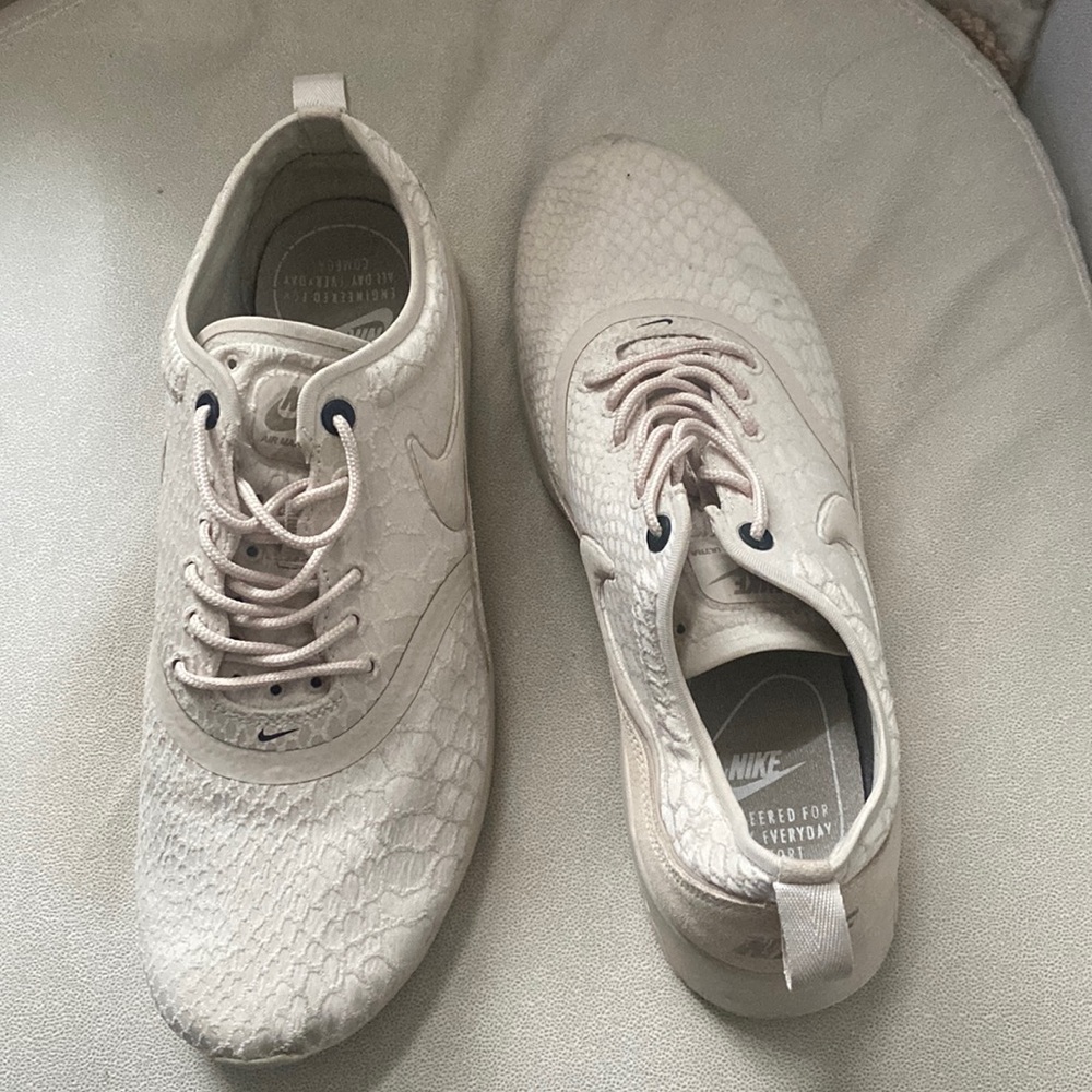 Tan Nike air max Thea ultras size 9.